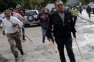 Meksika'da oyları sopayla korudular