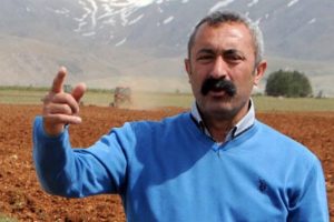 Başkan kendi partisine oy vermedi!