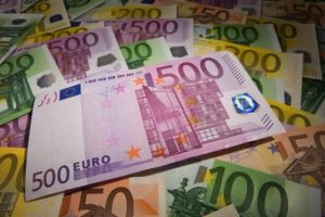 Ge&ccedil;en ay en &ccedil;ok Euro kazandırdı