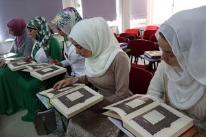 İslamiyeti &ouml;ğrenmek i&ccedil;in uzaklardan T&uuml;rkiye'ye geliyorlar