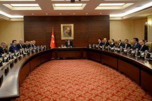 Kritik zirve sona erdi, Başbakan Davutoğlu istifa etti!