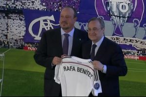 "Benitez kupalar kazanmak zorunda"