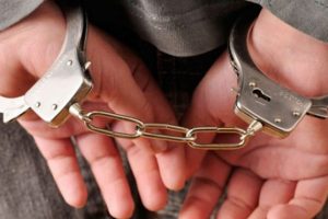Bursa'da polise direnen şahsın &uuml;zerinden bakın ne &ccedil;ıktı!