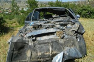 Bu otomobilden sağ &ccedil;ıktılar
