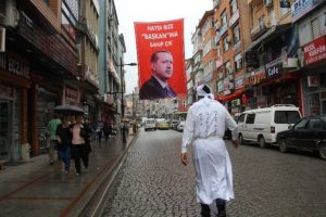 Erdoğan'a memleketinden kefenli destek