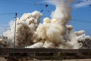 Tapınak yakınında bomba y&uuml;kl&uuml; ara&ccedil; patladı
