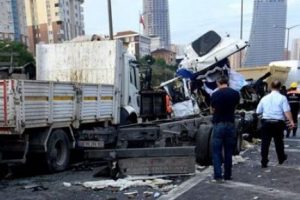 TEM'de zincirleme trafik kazası
