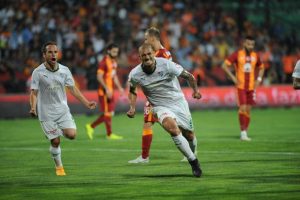 Fernandao'nun Vitor Pereira sevinci!