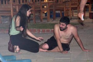 Mezuniyet kutlamasından d&ouml;nerken g&ouml;le u&ccedil;tular