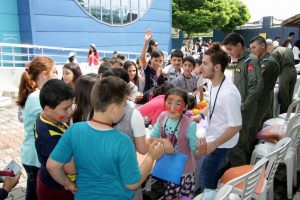 Bursa'da binlerce &ouml;ğrenci g&ouml;ky&uuml;z&uuml;yle buluştu