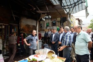 Osmangazi'den yangınzede &ccedil;arşı esnafına destek