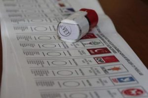 AK Parti'den "Se&ccedil;im Sonu&ccedil; Analiz Kitap&ccedil;ığı"