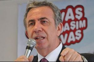 Arın&ccedil;'ın o itirafına 'g&uuml;l&uuml;c&uuml;k'l&uuml; yanıt