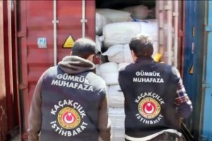 İstanbul'da ka&ccedil;ak eşya operasyonu