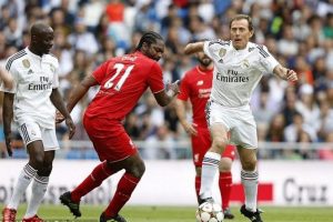 Bernabeu'da eski yıldızlar nefes kesti!