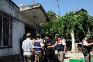 Annesini odaya kilitledi, hamile ablası ve 2 yeğenini &ouml;ld&uuml;rd&uuml;