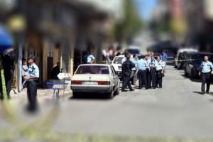 Bursa'da komşusuna av t&uuml;feği ile balkondan ateş a&ccedil;tı!