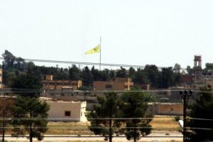 İndirilen IŞİD bayrağı yerine PYD bayrağı asıldı