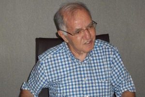 "G&uuml;l, kitap yazacaksa kendisi yazsın"