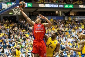 Kyle Hines CSKA'da kaldı