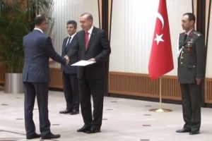 G&uuml;ven mektubunu Erdoğan'a sundu