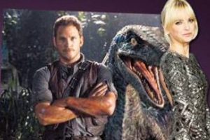 Eşinin filmindeki dinozoru kıskandı...