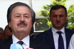 Cavit &Ccedil;ağlar: Yanında siyaset&ccedil;i gibi değil, evladı gibiydim