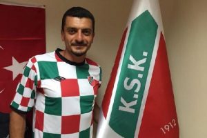 Karşıyaka'da ilk imzayı Mehmet Eren attı