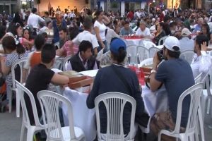 Taksim Meydanı'nda 3 bin kişiye iftar