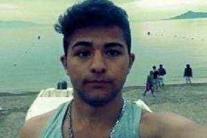 Boğulmak &uuml;zere olanları kurtardı kendisi boğuldu