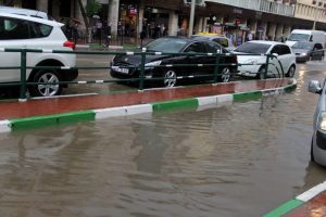 Bursa'yı sel aldı!