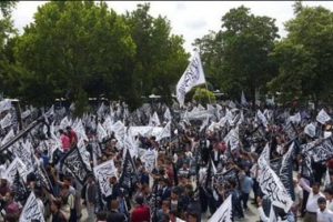 İstanbul'da hilafet y&uuml;r&uuml;y&uuml;ş&uuml;