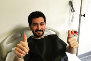 &Uuml;nl&uuml; şarkıcıya şarkı s&ouml;yleme yasağı!