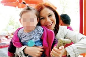 MEB &ccedil;alışanı Ayşe Atasayar, rezidansta &ouml;l&uuml; bulundu