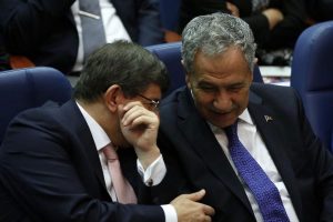 Davutoğlu'ndan Arın&ccedil;'a taziye ziyareti