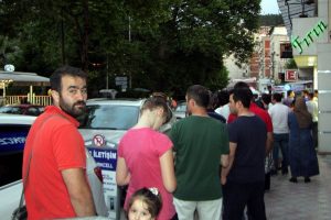 Bursa'da bir Ramazan klasiği: 'Pide kuyruğu'