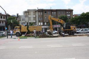 Bursa'da otopark i&ccedil;in kavşak &ccedil;alışmaları başladı