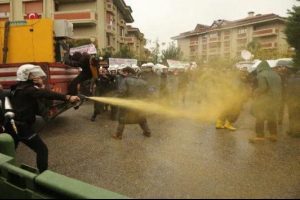 &Uuml;sk&uuml;dar Belediye Başkanı'na soruşturma yolu a&ccedil;ıldı