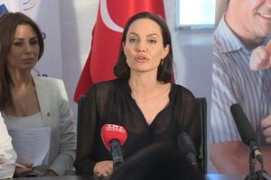 Angelina Jolie'den T&uuml;rkiye'ye &ouml;vg&uuml;