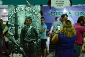 Bursa'da akşamlar Ramazan Sokağı'nda ge&ccedil;iyor
