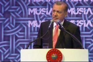 Cumhurbaşkanı Erdoğan'dan Bah&ccedil;eli'ye: Oturdukları sandalyenin sorumluluğuna varsınlar