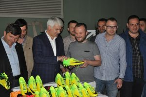 Bursa'daki amat&ouml;r spor kul&uuml;plerine destek