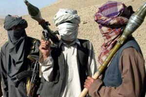 Taliban, Afganistan'da iki il&ccedil;eyi ele ge&ccedil;irdi