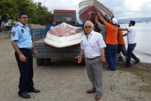 Bursa Gemlik'te sahiller sandallardan temizlendi