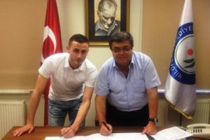 Nil&uuml;fer Belediyespor &Ccedil;etin &Ccedil;elik'i renklerine bağladı
