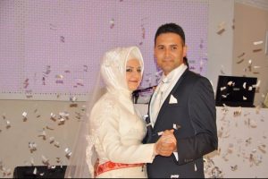 Adres soran ara&ccedil; s&uuml;r&uuml;c&uuml;s&uuml;, bir yıllık evli &ccedil;ifti ayırdı