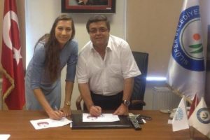 Nil&uuml;fer Belediyespor'da Neslişah s&ouml;zleşme yeniledi