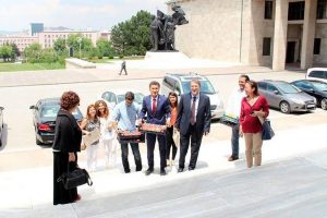 Bursa'nın yeni milletvekillerinden renkli g&ouml;r&uuml;nt&uuml;ler