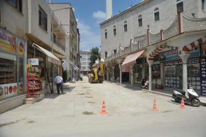 Bursa Orhangazi'de yol &ccedil;alışmaları s&uuml;r&uuml;yor