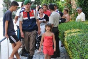 Ukraynalı kız Antalya'ya g&ouml;nderildi